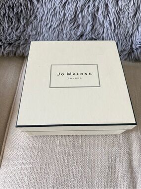 Jo Malone Cream and Black Gift Box
